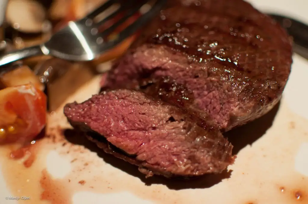 how long do you cook a steak in an air fryer