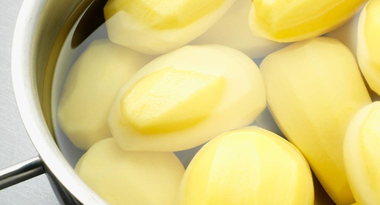 Why Do You Soak Potatoes in Water Before Frying