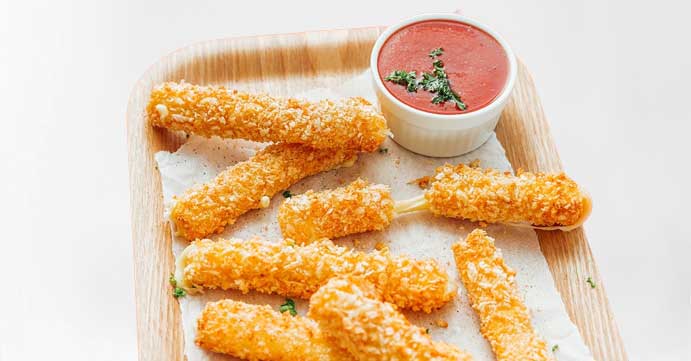 How to Make Mozzarella Sticks in Air Fryer 